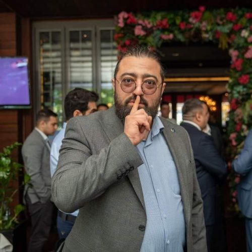 Axı dədə babalarımız belə deyildi! Qardaş kimdir!?